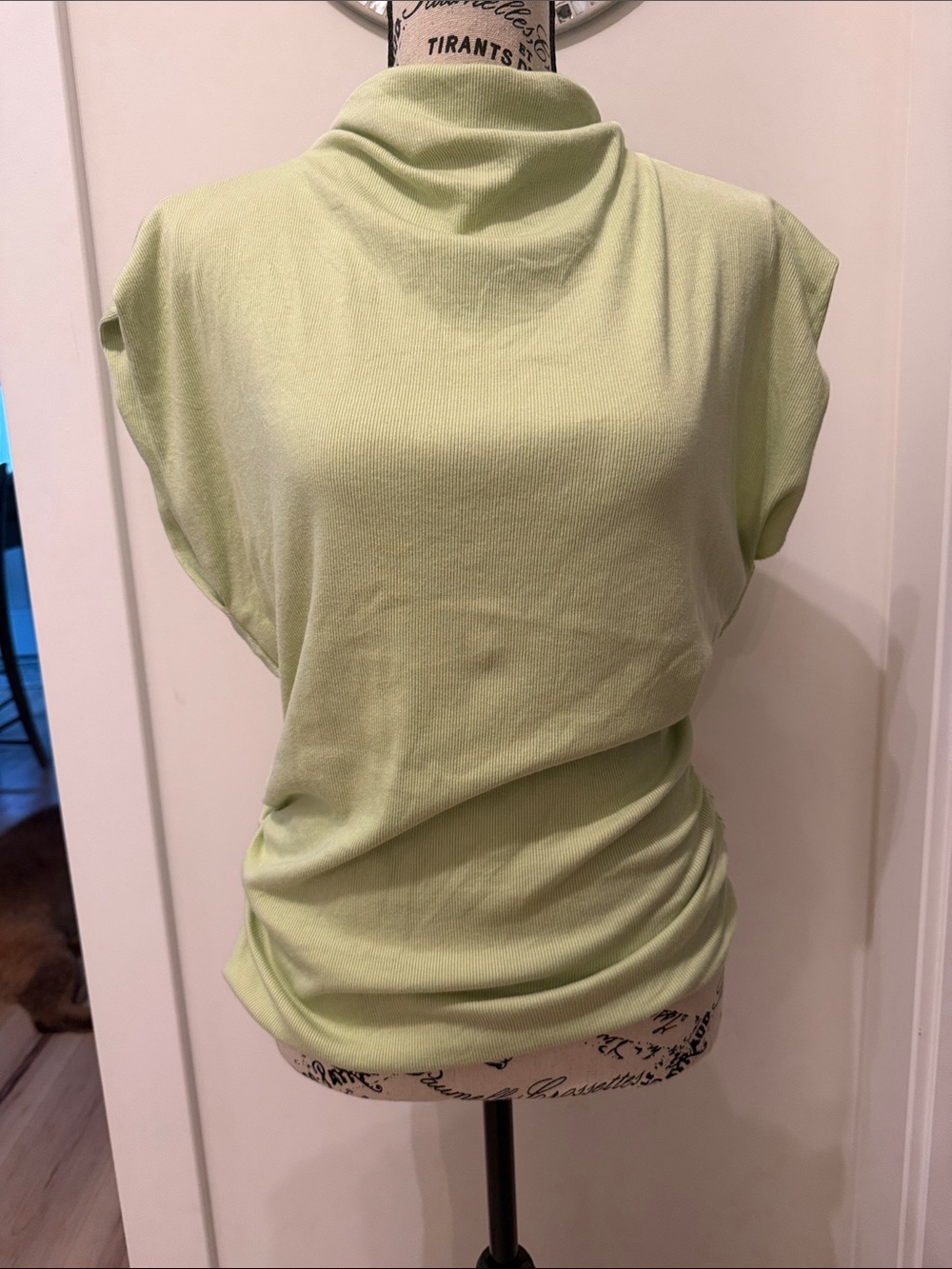 EUC Michael Stars Amara Ribbed Power Shoulder Tee